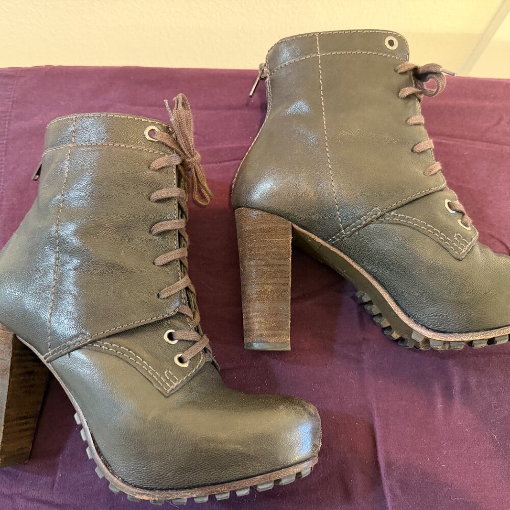 Vera Wang Lavender Stacked High Heel Boots - Lace Up "Combat / Moto Style" - Picture 6 of 11